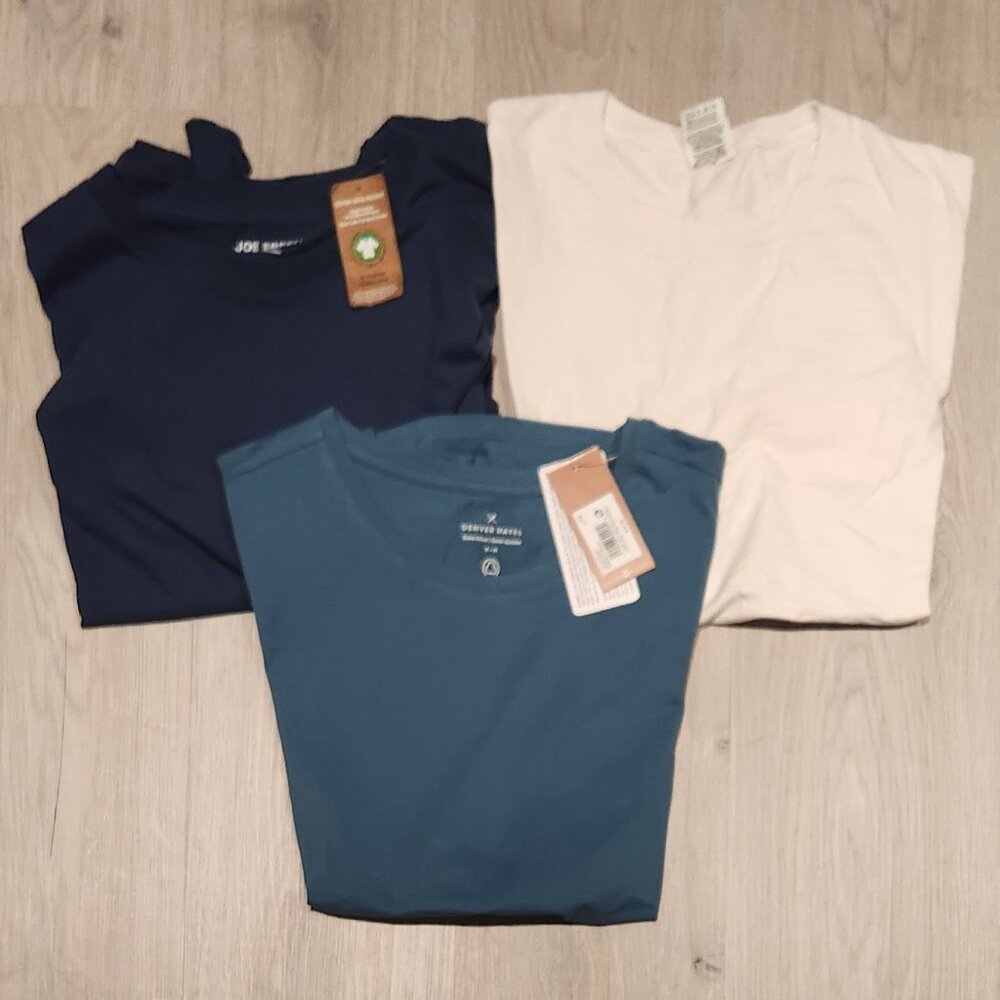 Women's Tshirts Tee shirts Short Sleeve Sz Medium Lot of 3 - 2 NWT